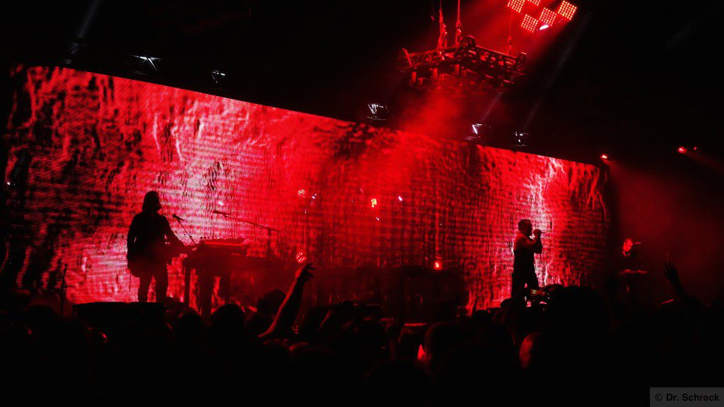 NIN. London.